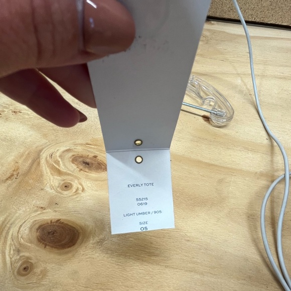 TORY BURCH EVERLY TOTE 👜 WITHOUT DUST BAG CAN’T REMEMBER EVER USING IT - Picture 5 of 16